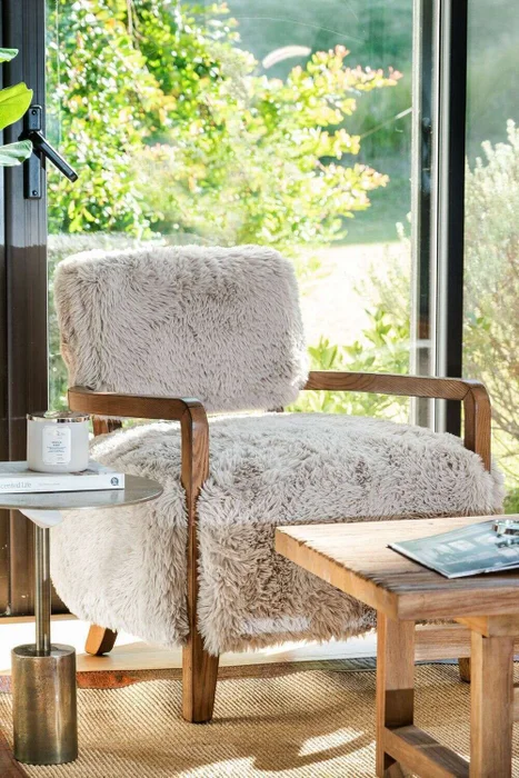 BUTACA WOOLY - WALNUT Y PELO LARGO en Beige - Butacas, banquetas y puffs, Uruguay | La Iberica, vista 9