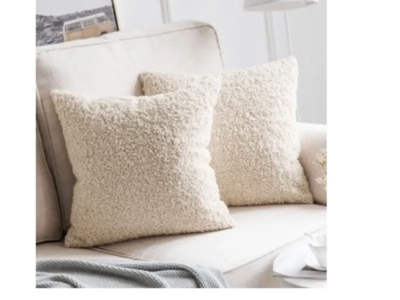 Almohadón de Corderito Beige en Beige - Textiles, Uruguay | Finkel