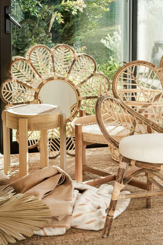 MESA AUXILIAR / BANQUITO DE TEKA Y RATTAN en Madera natural - Butacas, banquetas y puffs, Uruguay | La Iberica, vista 3