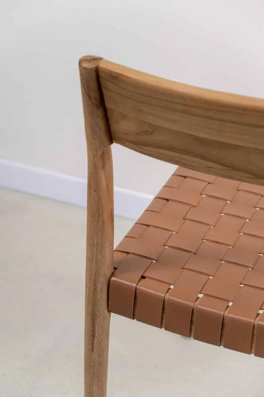 Silla en teca y cuero marrón en Madera natural - Sillas, Uruguay | Entrecasa, vista 6