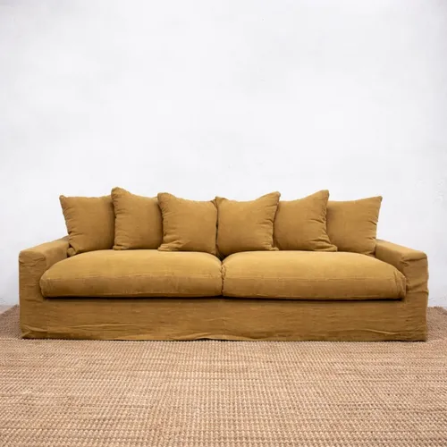 Sillón Ossira Camel dorado en Negro - Sillones y sofás, Uruguay | Satec