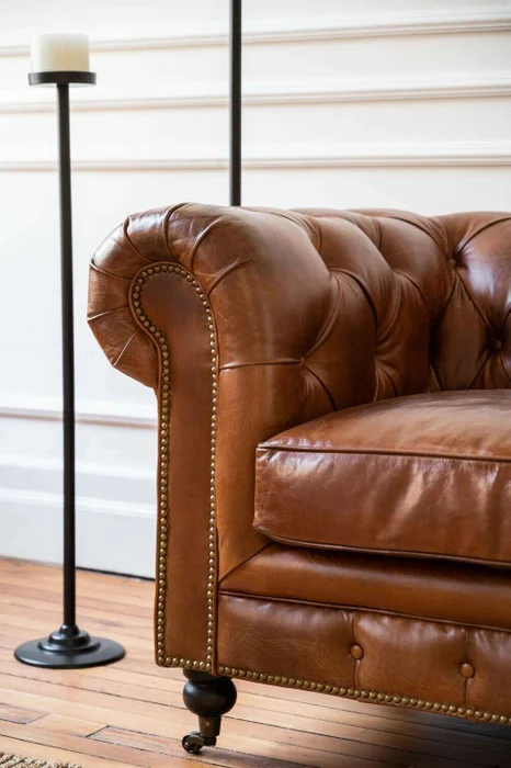 SILLON CHESTERFIELD - CUERO ITALIANO - XL en Marrón - Sillones y sofás, Uruguay | La Iberica, vista 15
