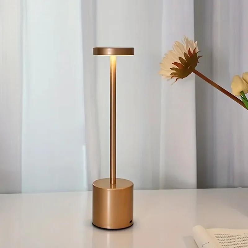 Lampara de mesa Iris recargable USB en Negro - Lámparas de mesa, Uruguay | Alta Gracia Deco, vista 5