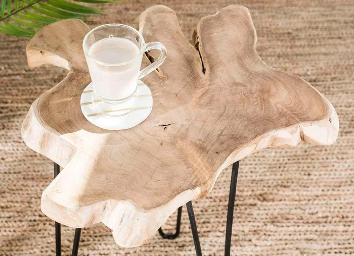 MESA AUXILIAR / MESA LATERAL - RODAJA DE TEKA Y HIERRO en Madera natural - Mesas de luz, Uruguay | La Iberica, vista 2