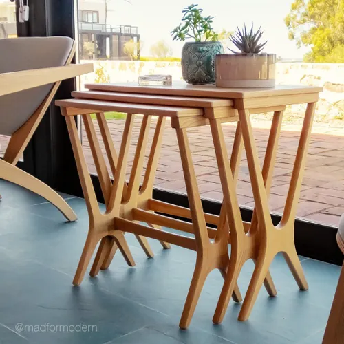 Nesting Tables | Erling Torvits en Marrón - Mesas de arrimo, Uruguay | Mad for Modern