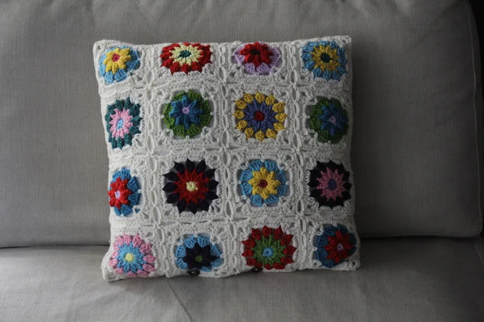 almohadón daisy en Multicolor - Textiles, Uruguay | Proyecto Forma, vista 2