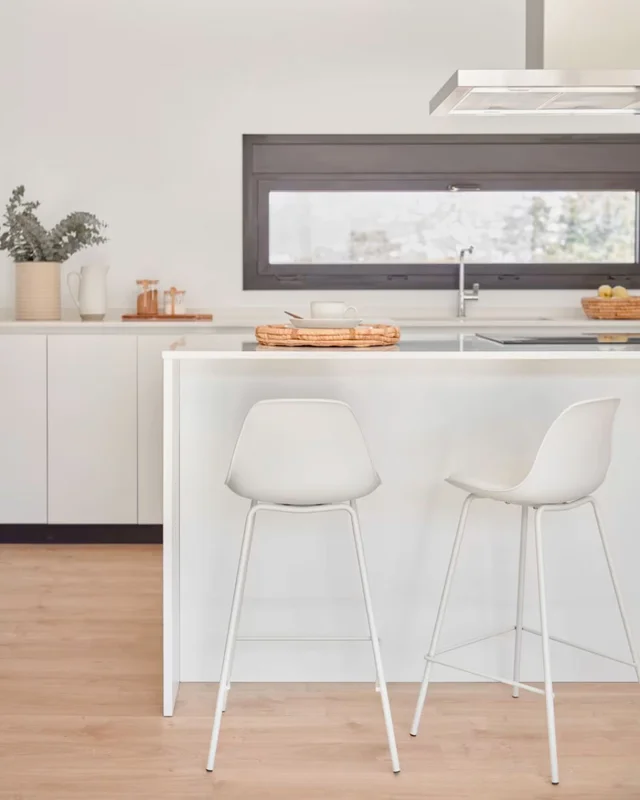 Taburete Brighter blanco altura 65 cm en Blanco - Butacas, banquetas y puffs, Uruguay | Kavehome, vista 3