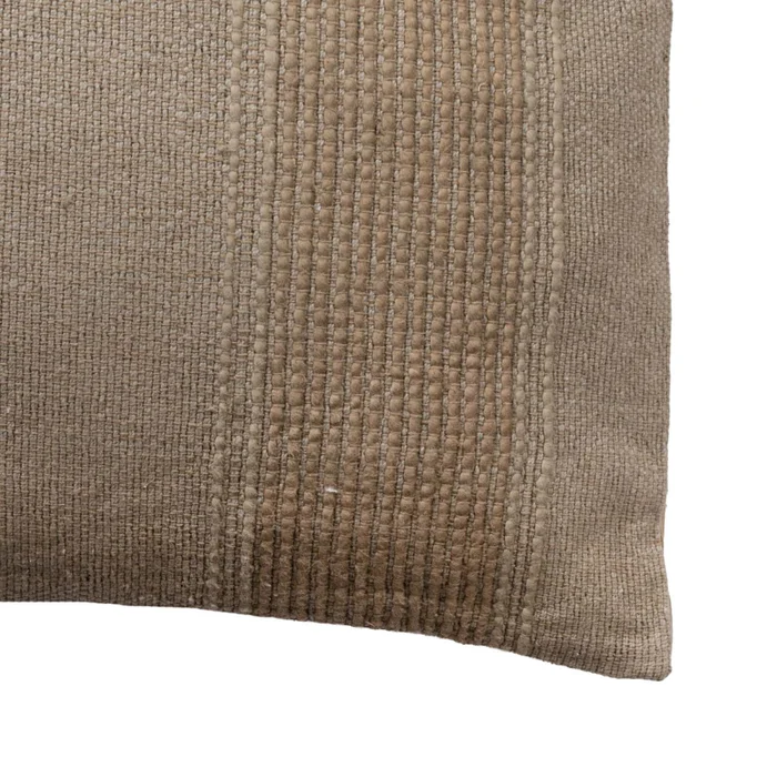 Almohadón Niza Algodon 40*60, Oliva en Beige - Textiles, Uruguay | Divino, vista 2