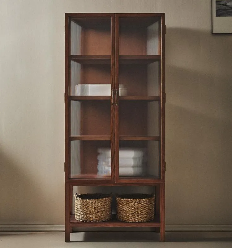 VITRINA MADERA FRESNO PUERTAS VIDRIO - Aparadores y recibidores, Uruguay | Zara Home