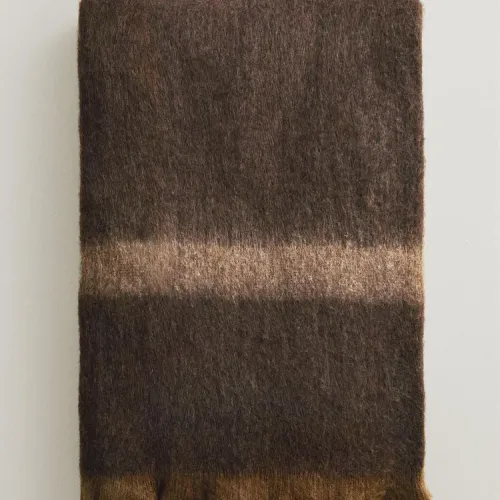 MANTA SUAVE RAYA en Beige - Textiles, Uruguay | Zara Home