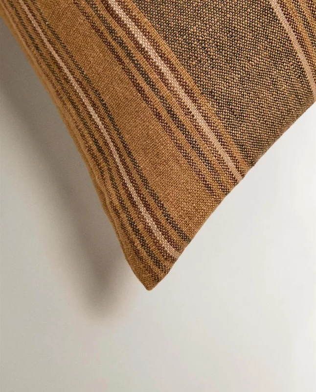 FUNDA COJÍN LINO RAYAS en Multicolor - Textiles, Uruguay | Zara Home, vista 3