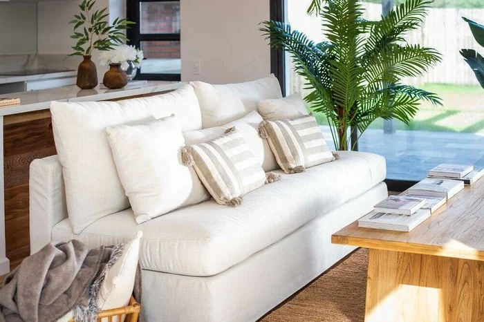 SILLON MANUELA - LINO BELGA ANTIMANCHAS en Beige - Sillones y sofás, Uruguay | La Iberica, vista 7