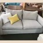 Sofá modelo Vila con tachas 2 cuerpos - Sillones y sofás, Uruguay | Viladecó Muebles, vista 3