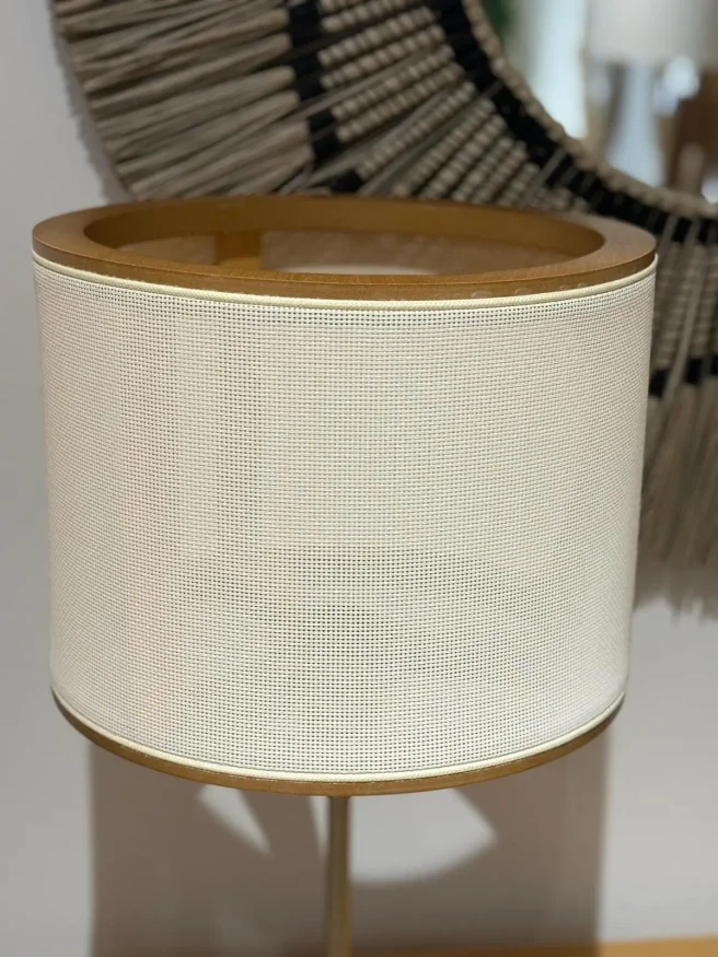 Lampara de mesa slim esterilla en Dorado - Lámparas de mesa, Uruguay | FMB, vista 2