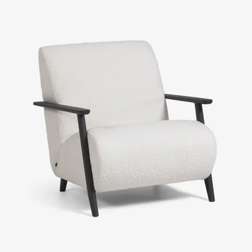 Butaca Meghan borrego - blanco y patas de madera maciza de fresno con acabado wengué en Blanco - Butacas, banquetas y puffs, Uruguay | Kavehome