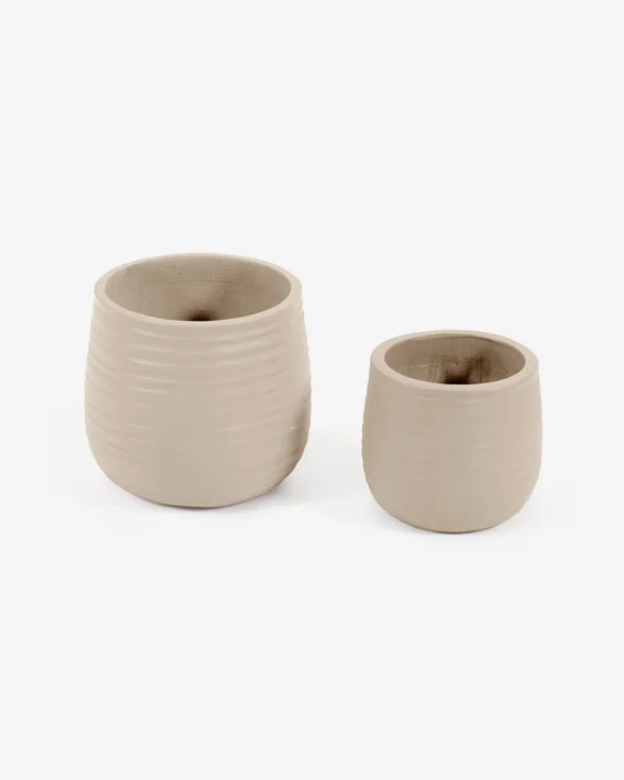 Set Sory de 2 macetas de terracota con acabado gris Ø 28 cm / Ø 36 cm en Madera natural - Muebles para el exterior, Uruguay | Kavehome