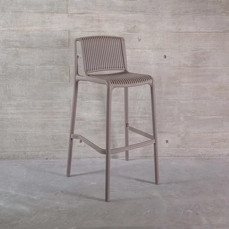 Taburete Sicilia - Negro en Gris - Sillas, Uruguay | Walnut