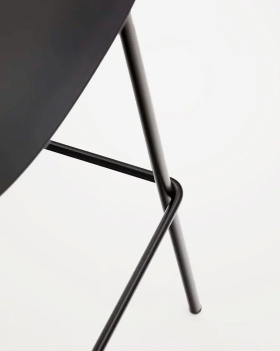 Taburete Altea y patas de acero con acabado - negro 75 cm en Beige - Butacas, banquetas y puffs, Uruguay | Kavehome, vista 4