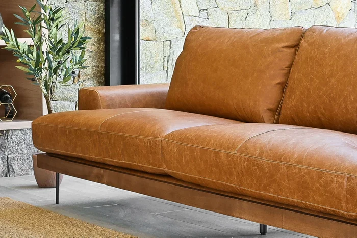 SILLON COSMOPOLITAN - CUERO ITALIANO CARAMELO en Marrón - Sillones y sofás, Uruguay | La Iberica, vista 6
