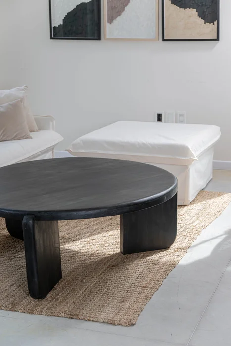 Mesa ratona en teca negra en Negro - Mesas de living, Uruguay | Entrecasa, vista 3