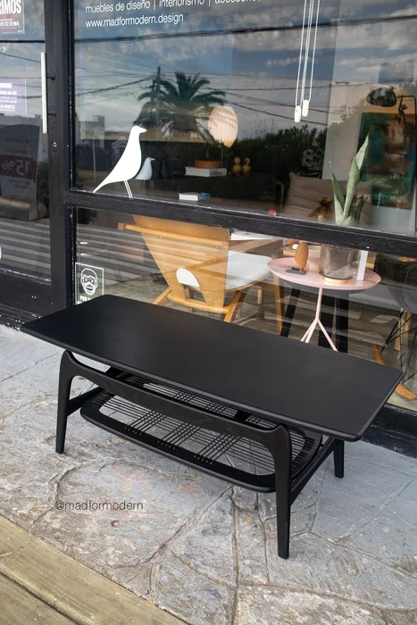 Organic table | Louis van Teeffelen en Negro - Mesas de living, Uruguay | Mad for Modern, vista 6