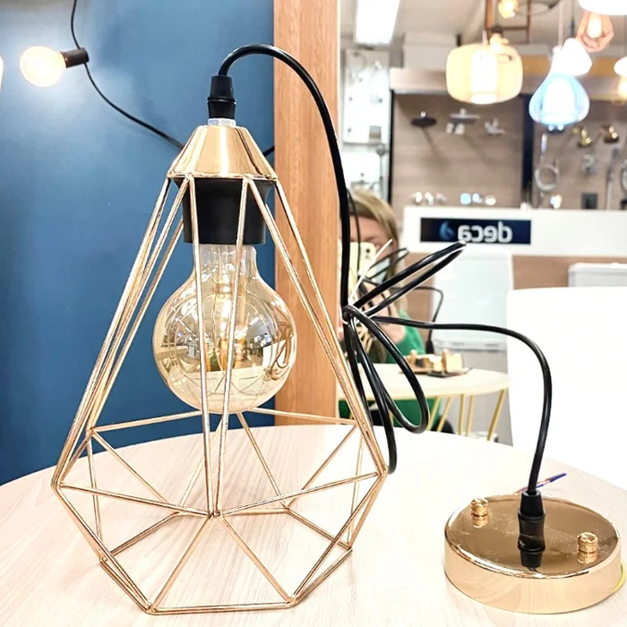 Lámpara de techo jaula dorada Elina en Dorado - Lámparas colgantes, Uruguay | Alta Gracia Deco, vista 2