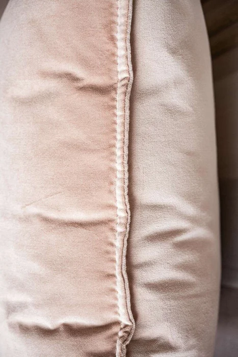 ALMOHADON TERCIOPELO ROSA - 55 X 55 CMS en Rosa - Textiles, Uruguay | La Iberica, vista 4