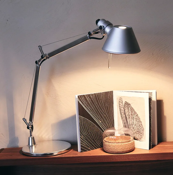 Tolomeo Midi Gris en Gris - Lámparas de mesa, Uruguay | Darko Lighting, vista 2