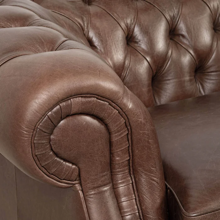 Sofa 2 Cuerpos Cuero-100-natural Marron New Chesterfield Choc. en Marrón - Sillones y sofás, Uruguay | Divino, vista 5