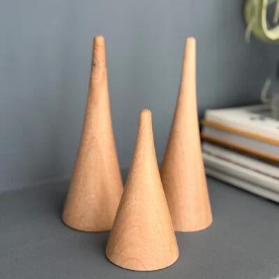 Set de pinitos torneados x 3 en Madera natural - Decoración, Uruguay | Dreams On Time, vista 6
