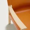 Butaca Jan de fibras de cuero reciclado - marrón claro y madera maciza de fresno con acabado tono natural FSC 100% en Marrón - Butacas, banquetas y puffs, Uruguay | Kavehome, vista 7 de 10
