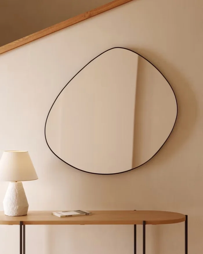 Espejo Anera de acero 93 x 90 cm en Negro - Espejos, Uruguay | Kavehome, vista 2