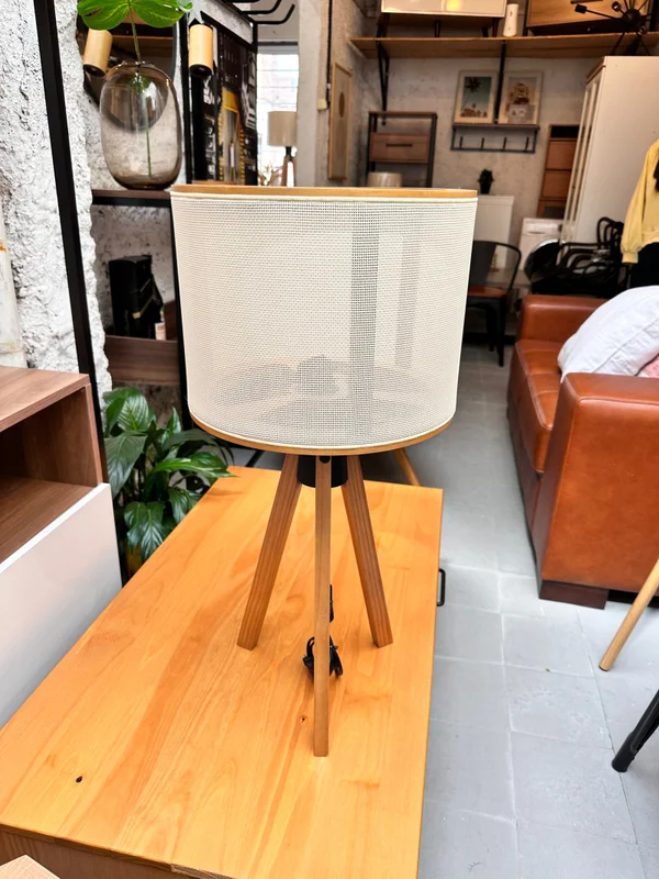 Lámpara de Mesa Apollo Tripe - Lámparas de mesa, Uruguay | Berna Home, vista 4