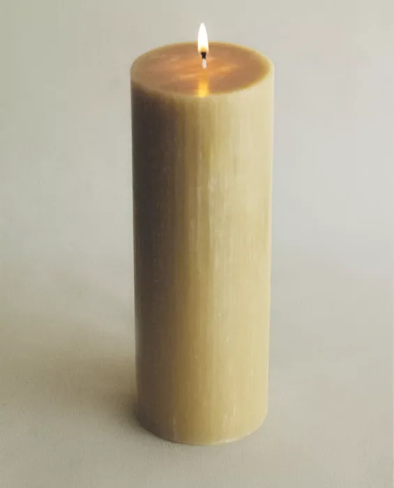 VELA DECORATIVA LARGA CILÍNDRICA - Velas y Portavelas, Uruguay | Zara Home
