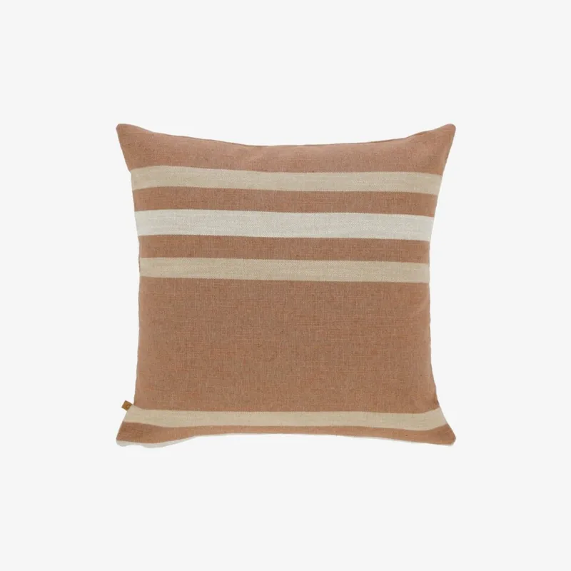 Almohadón Sydelle 45 x 45 cm de rayas - granate en Rojo - Textiles, Uruguay | Kavehome