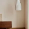 Lámpara de techo Somar de fibras sintéticas y varillas de acero - Ø30 cm en Blanco - Lámparas colgantes, Uruguay | Kavehome, vista 4 de 9