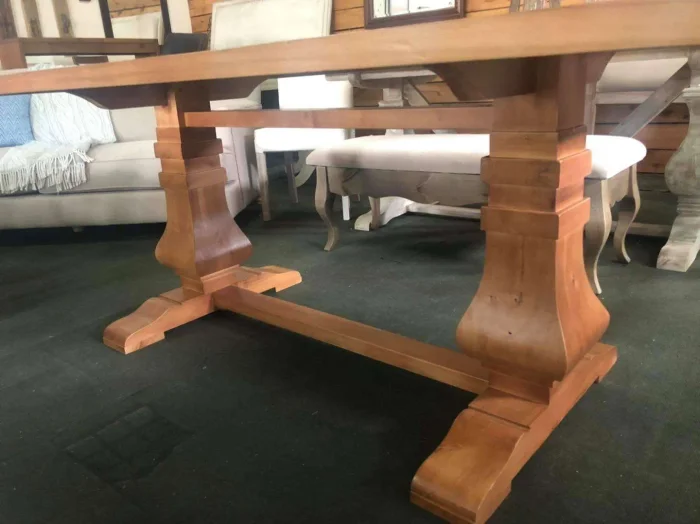 Mesa de comedor pedestal en Madera natural - Mesas de comedor, Uruguay | Viladecó Muebles, vista 2