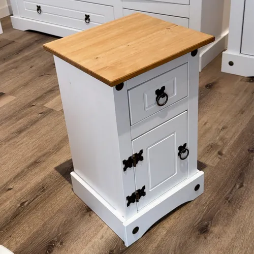 Mesa de luz 1 puerta 1 cajón - Eco - Línea Monterrey - Blanco en Blanco - Mesas de luz, Uruguay | Ecowood