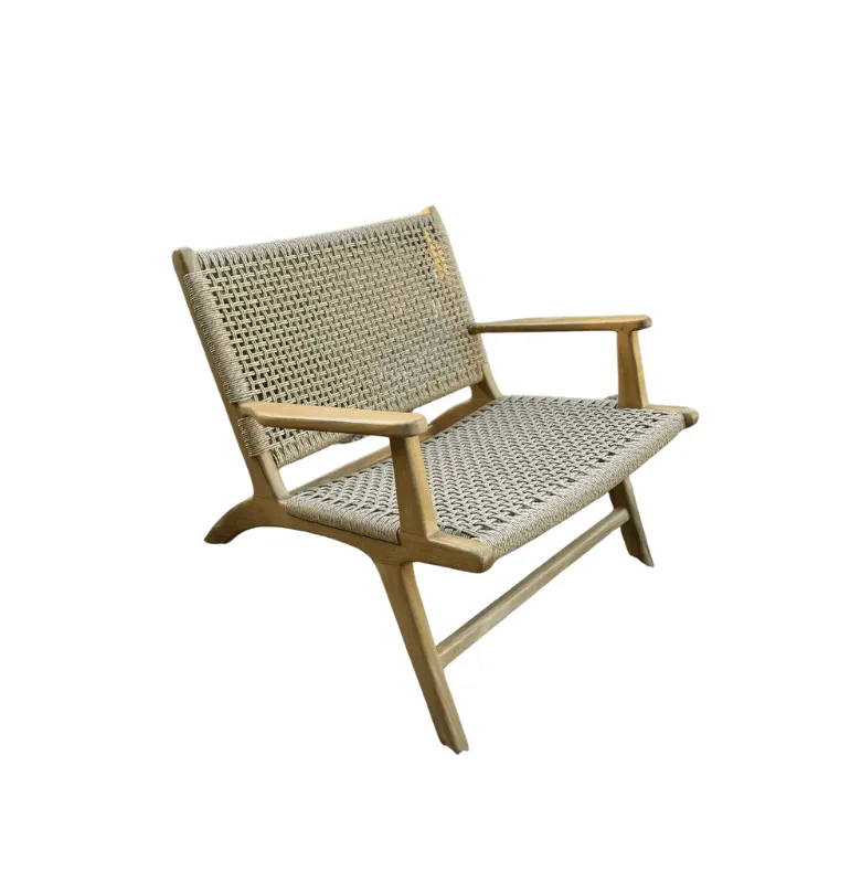 BUTACA PARIS CON BRAZOS NATURAL en Madera natural - Muebles para el exterior, Uruguay | Masinfinito Casa