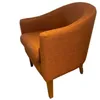 Poltrona patas de madera tapizada en tela color ladrillo en Terracota - Butacas, banquetas y puffs, Uruguay | Champagne Home, vista 1 de 3