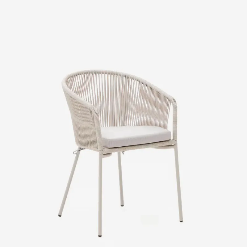 Silla Yanet de cuerda sintética crudo y patas de acero galvanizado en Blanco - Sillas, Uruguay | Kavehome