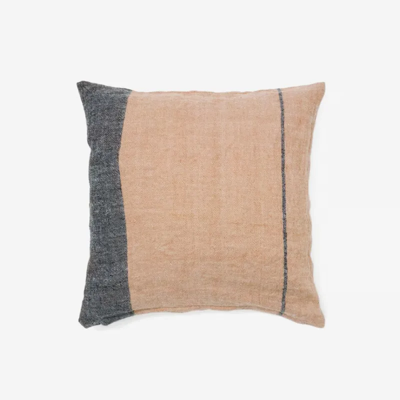 Almohadón Eiko 100% de lino - terracota con rayas verticales gris 50 x 50 cm en Beige - Textiles, Uruguay | Kavehome