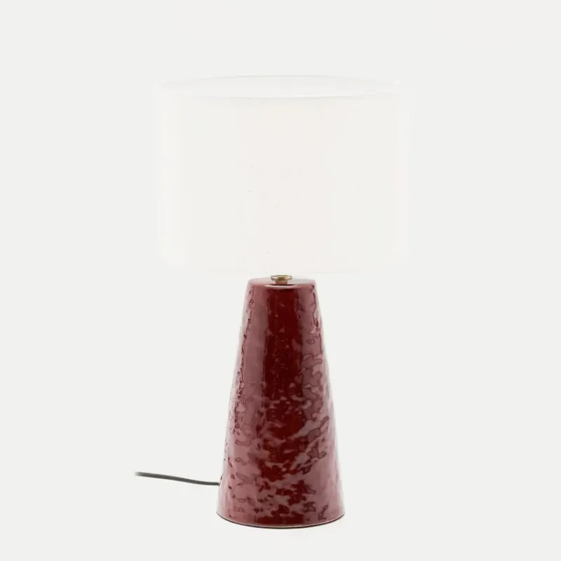 Lámpara de mesa Drava de cerámica granate y pantalla de algodón en Blanco - Lámparas de mesa, Uruguay | Kavehome