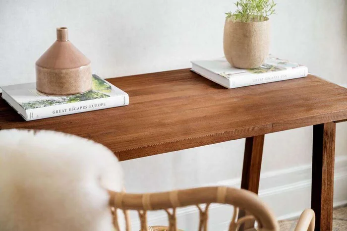 ESCRITORIO / MESA COMEDOR PETIT en Marrón - Mesas de comedor, Uruguay | La Iberica, vista 2