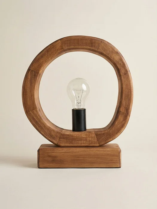 LÁMPARA ARCO ORGÁNICO MADERA en Madera natural - Lámparas de mesa, Uruguay | Cabana