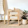 Mesa de luz con esterilla de viena natural y agarres negros en Madera natural - Mesas de luz, Uruguay | Decoramuss, vista 1 de 2