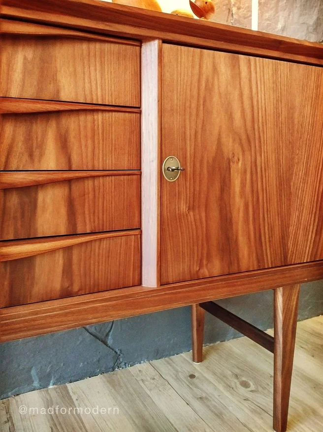 Aparador Credenza | Ib-Kofod Larsen en Marrón - Aparadores y recibidores, Uruguay | Mad for Modern, vista 2
