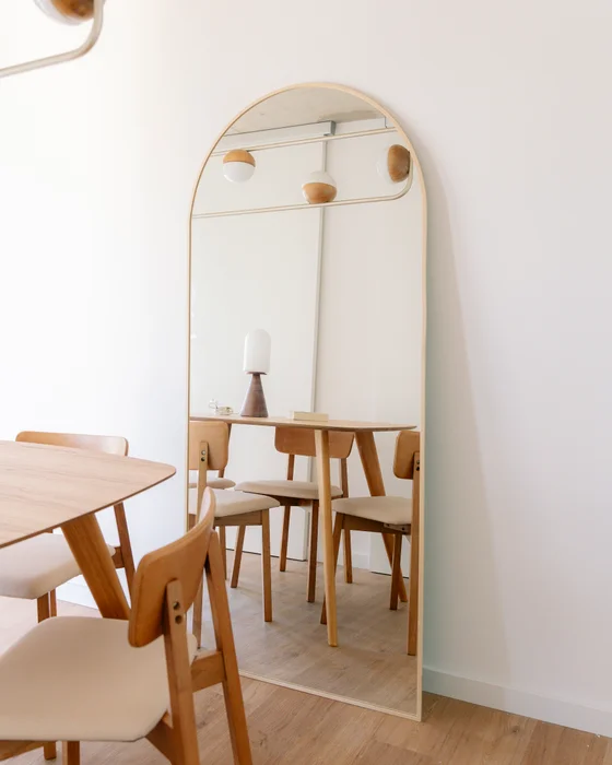 Mesa de Comedor 120 x 90 cm Orla - Almendra en Madera natural - Mesas de comedor, Uruguay | Berna home, vista 3