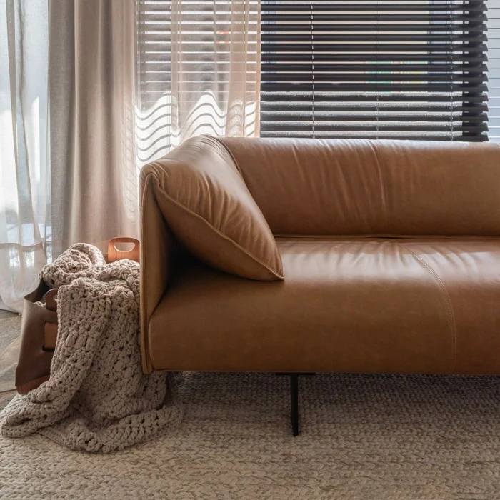 SOFÁ BURTON COGNAC 4 CUERPOS en Marrón - Sillones y sofás, Uruguay | Viasono, vista 2