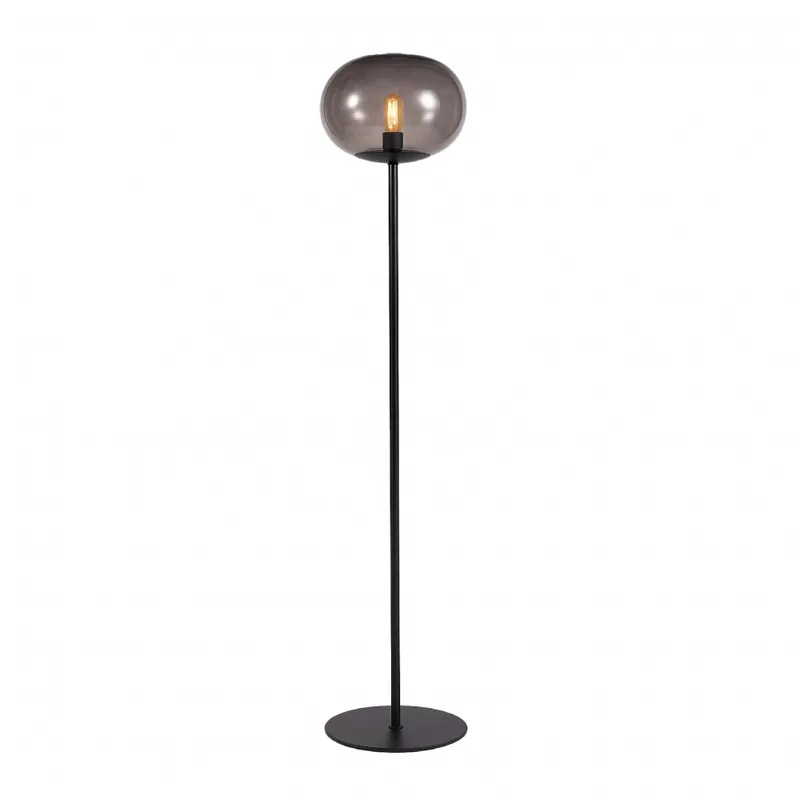 Luminaria de Pie Pireo Negro en Negro - Lámparas de pie, Uruguay | Serlux
